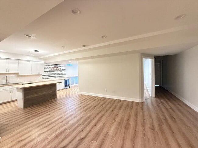 Building Photo - 3145 Pine Valley Way