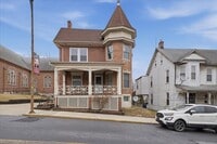 Building Photo - Spacious Victorian, over 2400 sq ft