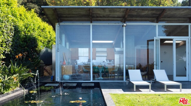 Building Photo - 15146 Mulholland Dr