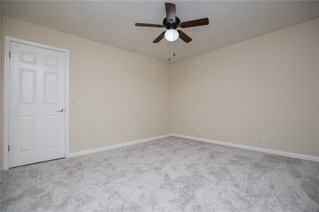 Building Photo - 1499 Stonington Ct