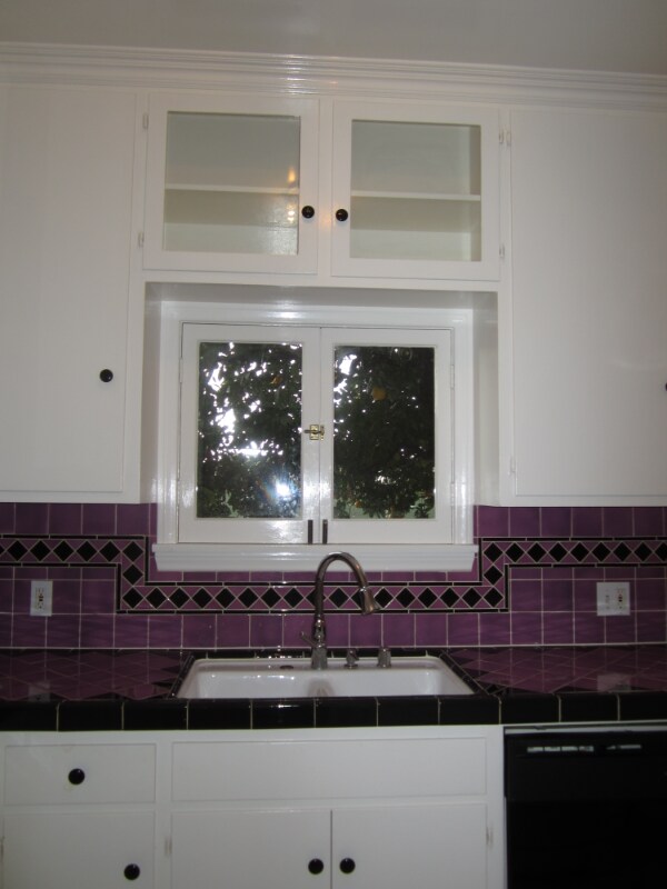 Building Photo - 415 N Sycamore Ave