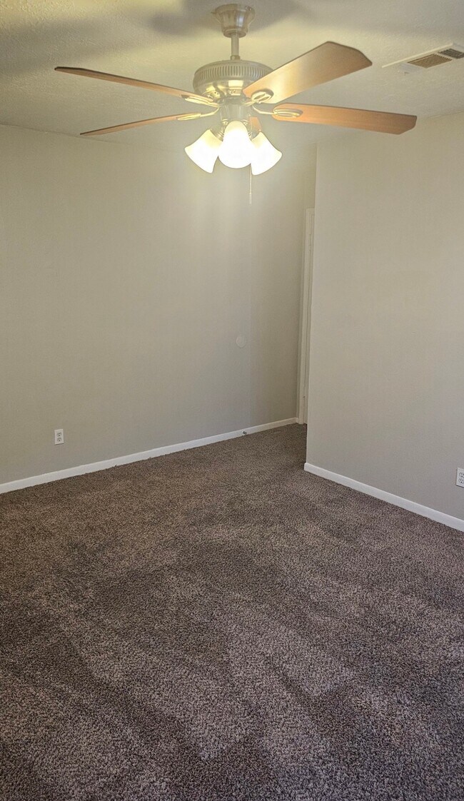 Building Photo - 13355 Lake Breeze Ln