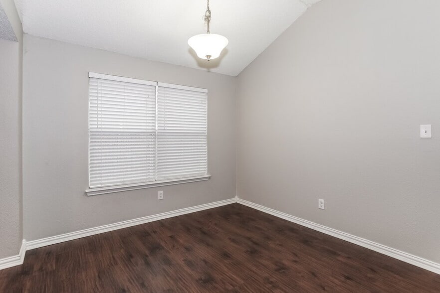 Building Photo - 8060 Cannonwood Dr