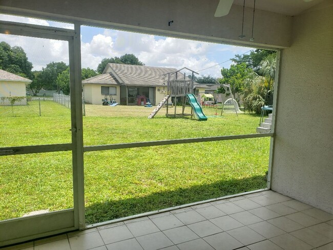 Building Photo - Affordable 3 bedroom 2 bath 1 car garage d...