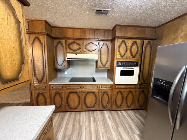 Building Photo - Spacious Home Across the Street from Leftwich Park & Next Block From The Elementary!