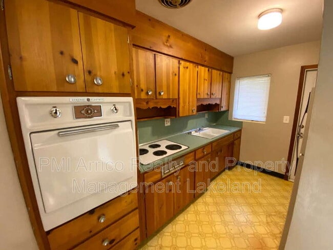 Building Photo - 1248 Woodland Ave