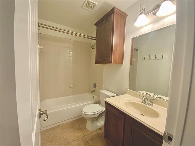 Building Photo - 829 Golden Bear Ln