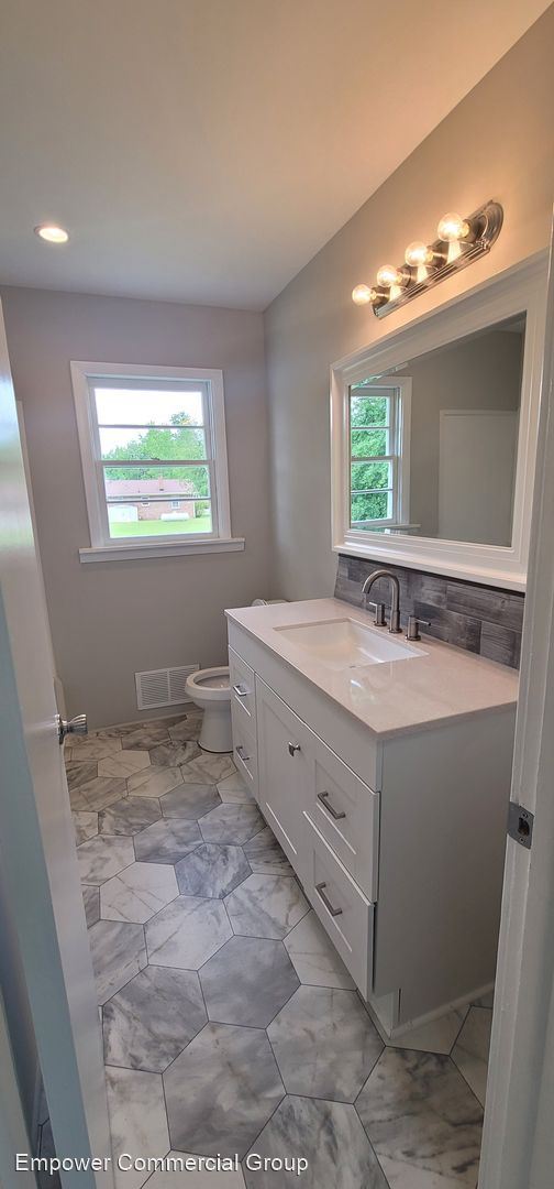 Building Photo - 3 br, 1 bath House - 206 Stancil Street