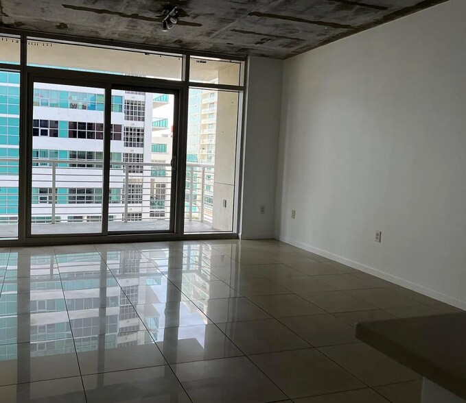 Primary Photo - 3250 NE 1st Ave