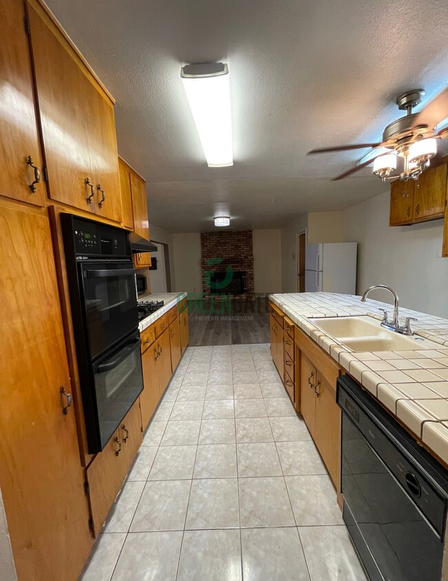 Building Photo - 1708 Castilla Way
