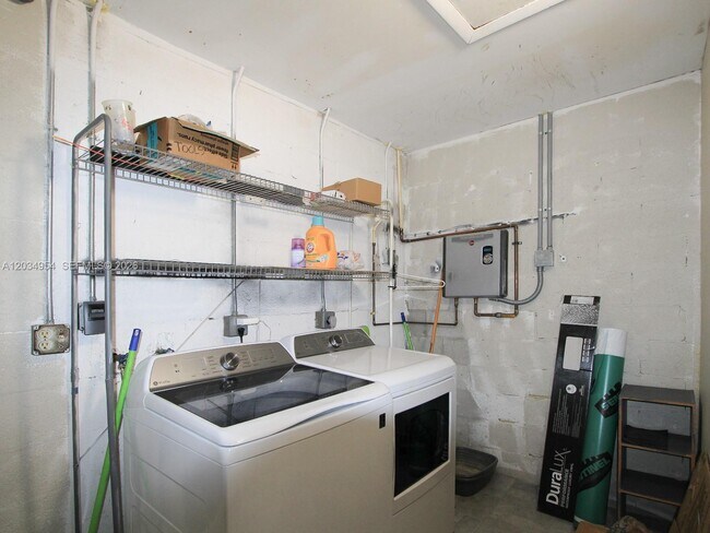 Building Photo - 14740 SW 108th Terrace