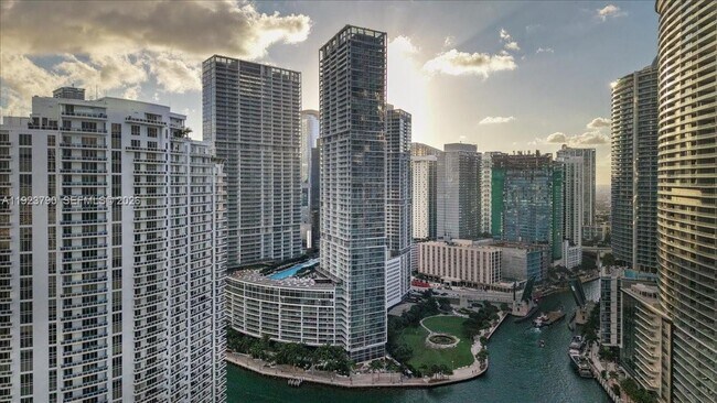 Building Photo - 465 Brickell Ave