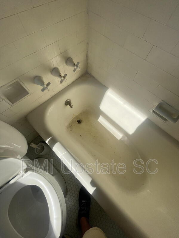 Building Photo - 181 N Fairview Ave