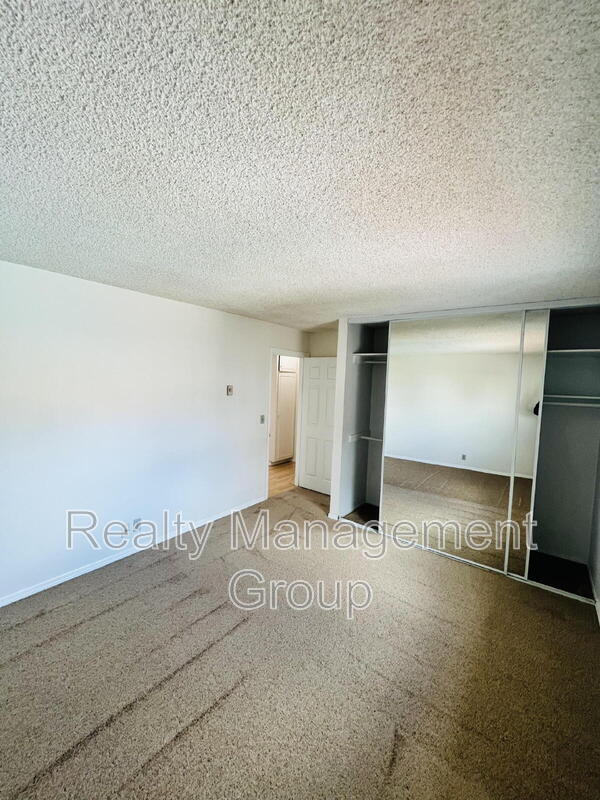 Building Photo - 4800 Williamsburg Ln