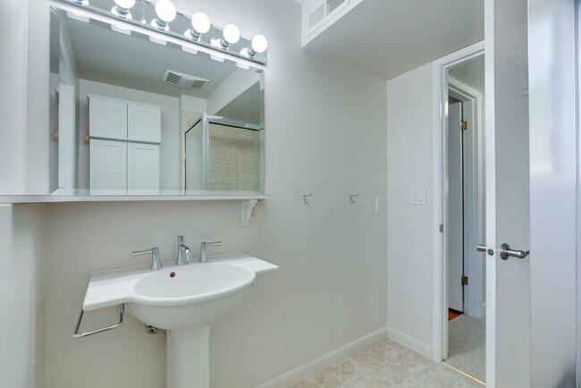 Building Photo - 3333 SE 167th Ave