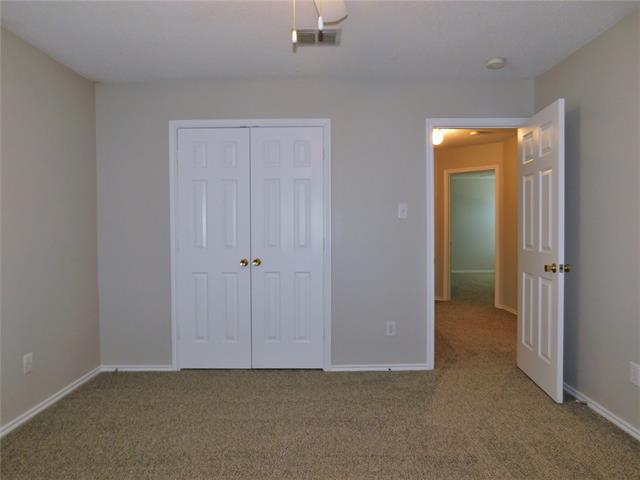 Building Photo - 2628 S Wavecrest Ct