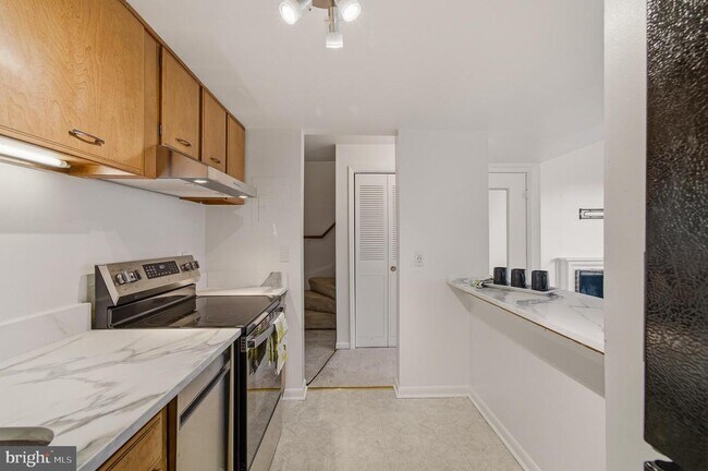 Building Photo - 312 Severn Ave