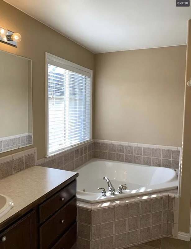Building Photo - 13871 W Chatsworth Ct