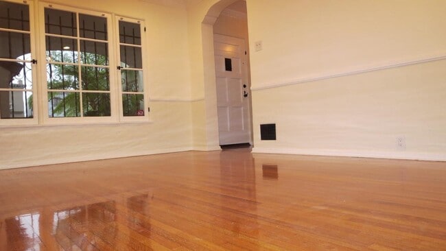 Dining Room View Toward Foyer - 1103 S Crescent Heights Blvd