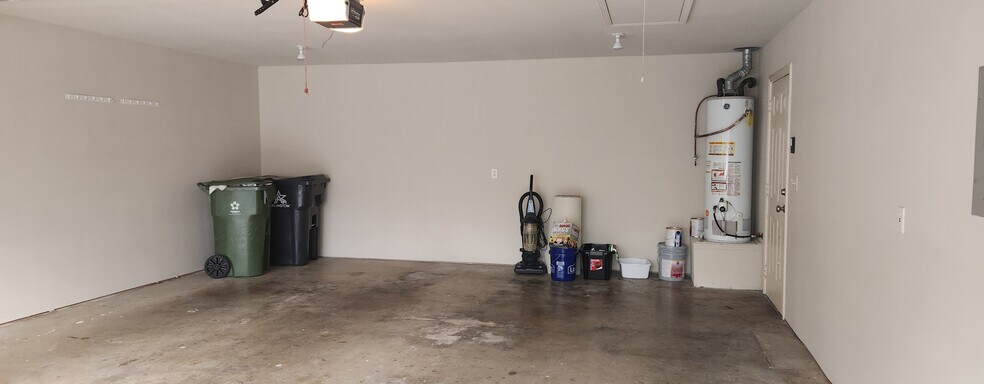 Two Car Garage - 902 Bridges Dr