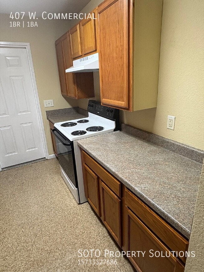 Building Photo - 407 W. Commercial-
