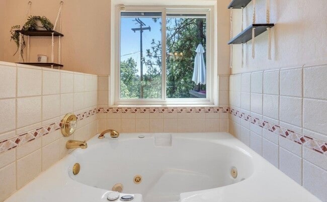 Building Photo - 22689 Cedar Pines Ave