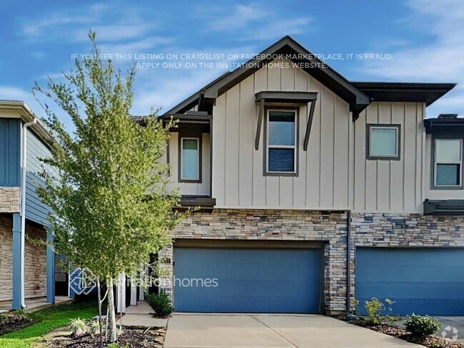 Building Photo - 4027 Champlain Wy
