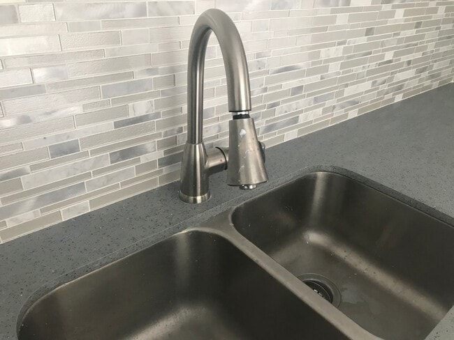 Building Photo - 18 Idaho Way