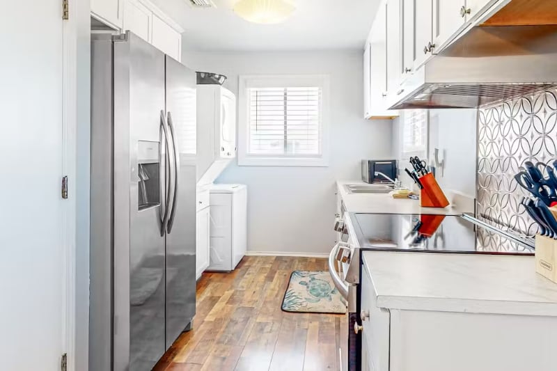 Building Photo - 5994 Beach Blvd