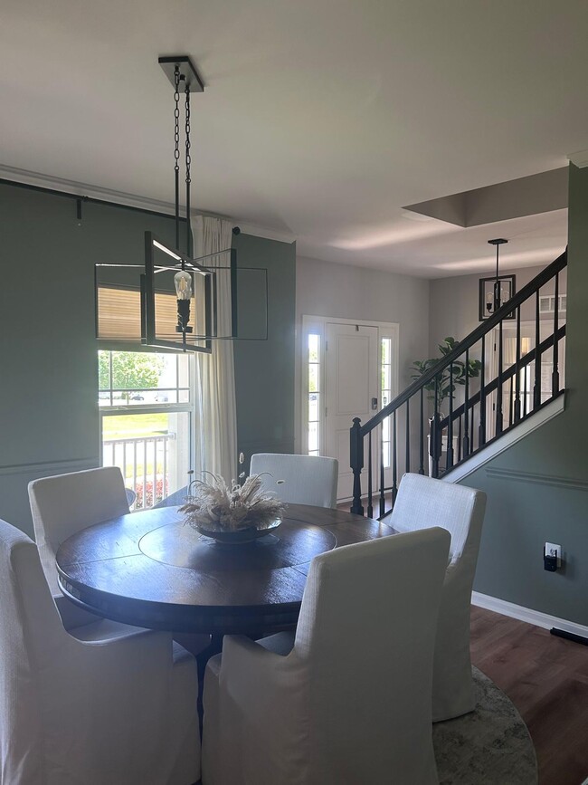 Building Photo - 75 Livie Ln