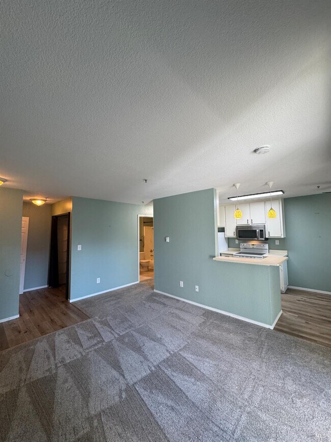 Building Photo - 511 Lighthouse Dr