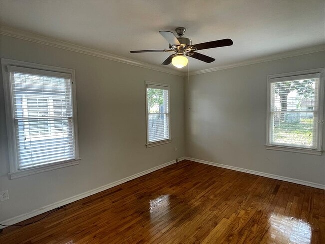Building Photo - 303 S Audubon Ave