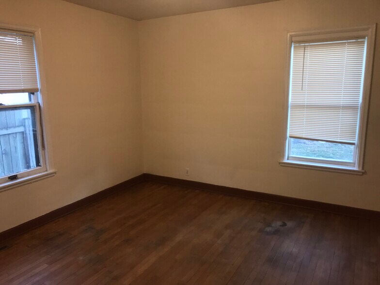 Bedroom - 221 State St