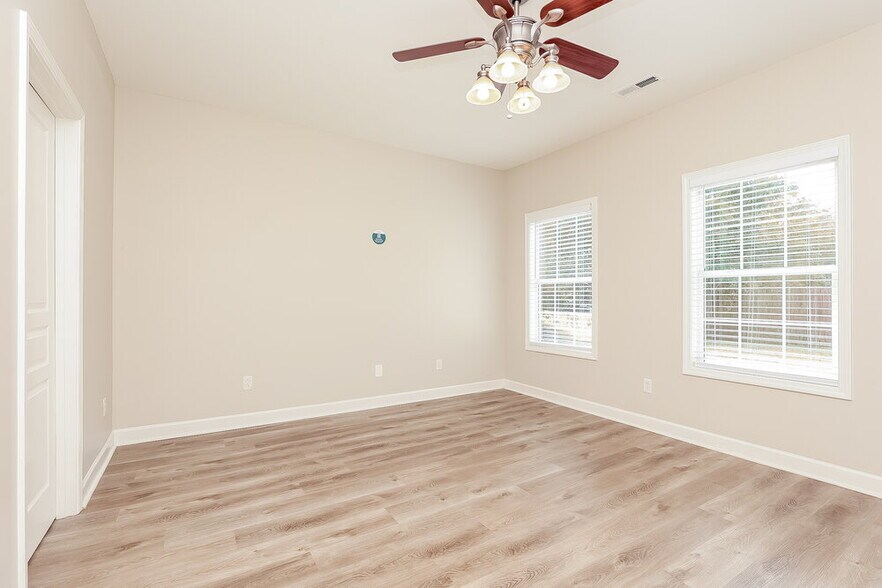 Building Photo - 832 Hammersmith Dr