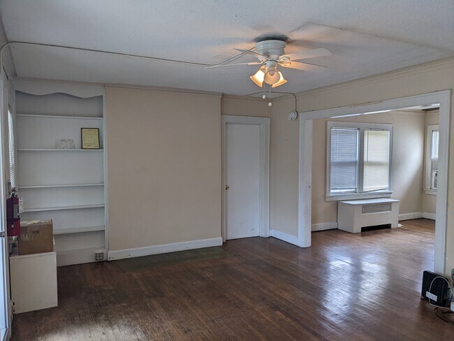 Building Photo - 1300 Rockhurst Rd