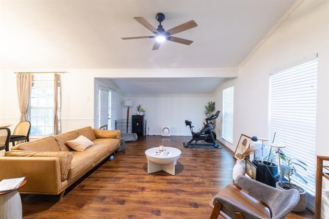 Building Photo - 5000 Latham Dr