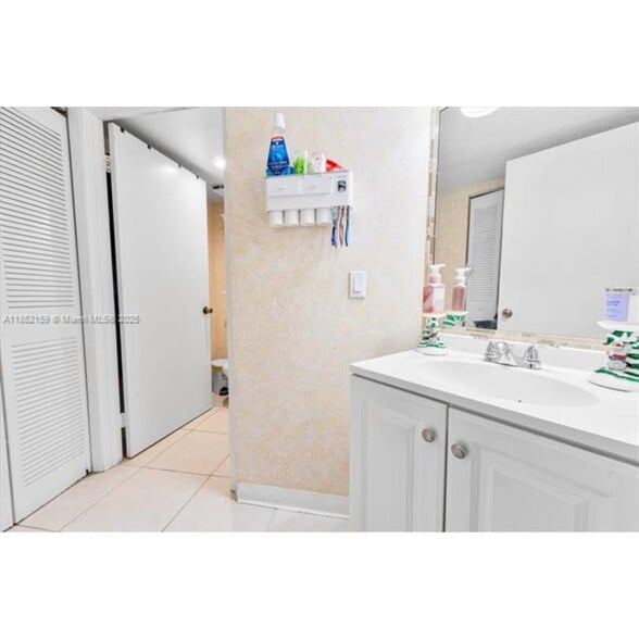 Building Photo - 8205 SW 152nd Ave