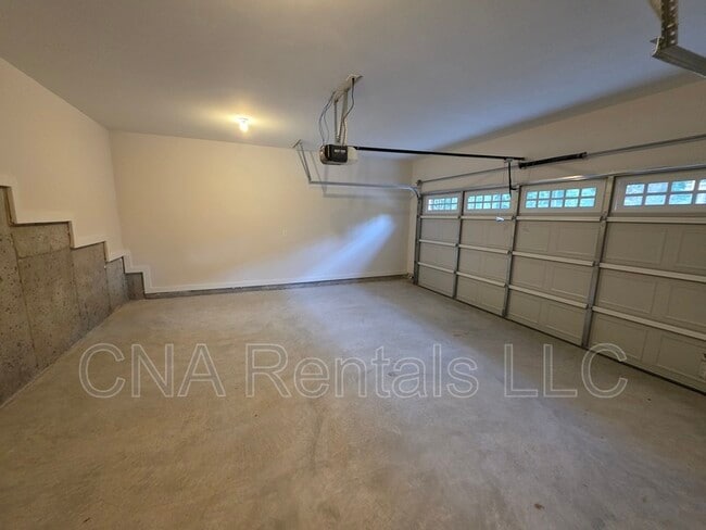 Building Photo - 1668 Eagle Dr