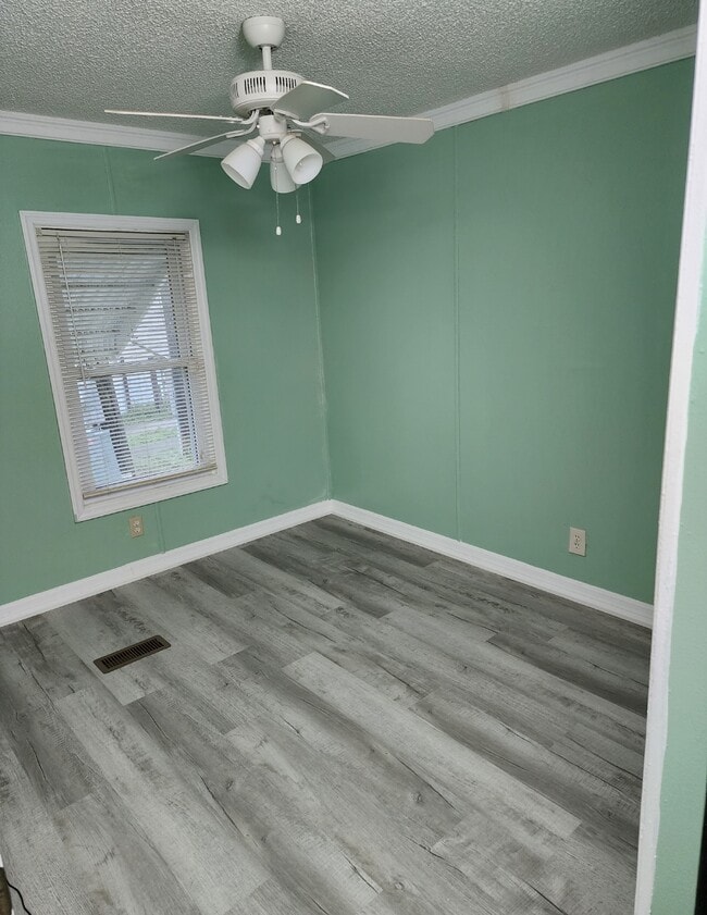 Building Photo - 569 Nicklaus Cir