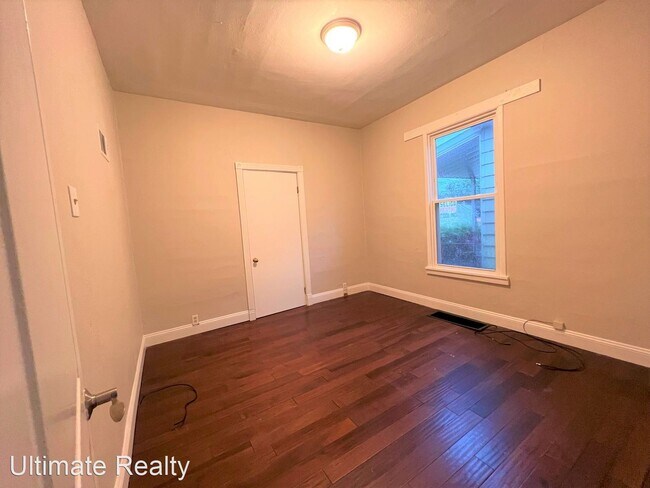 Building Photo - 3 br, 1.5 bath House - 4721 Goethe Ave.