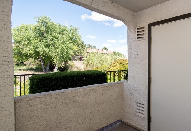 1 Bedroom Patio - Sagewood Apartments