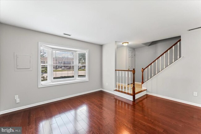 Primary Photo - 705 Meadow Ct