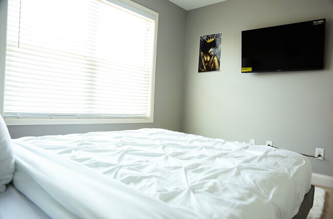 Building Photo - 701 McWilliams Rd SE