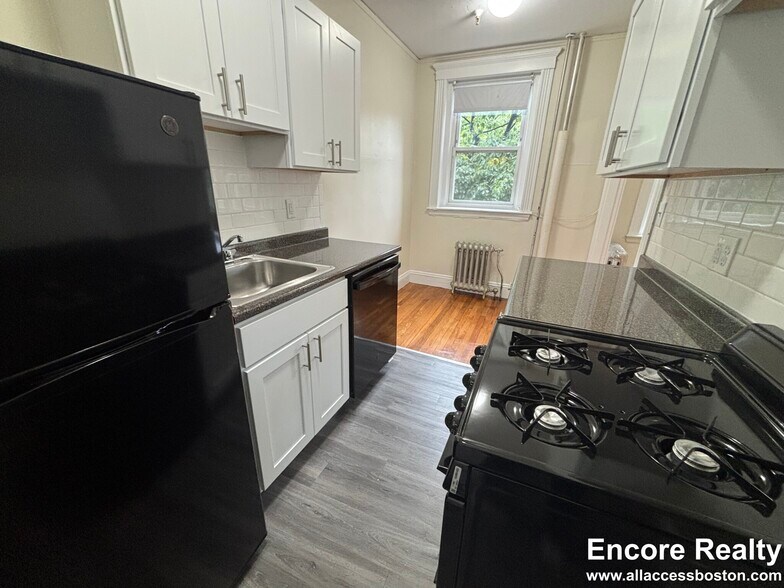 Primary Photo - 126 Jersey St