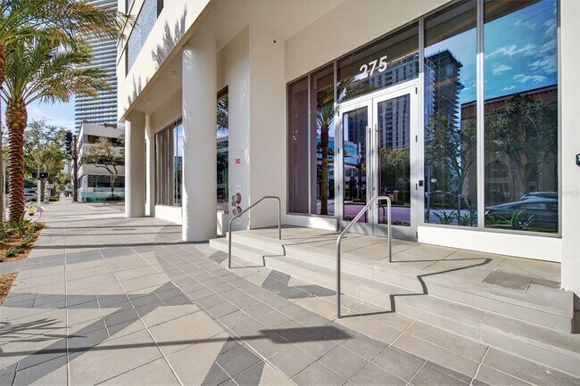 Building Photo - 275 1st Ave S