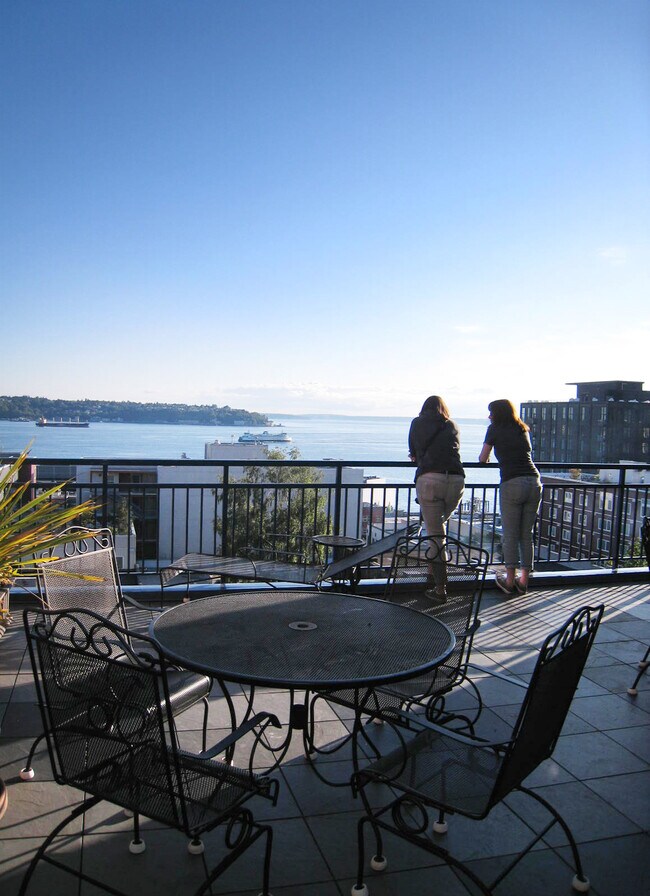 Building Photo - 2414 1st Ave