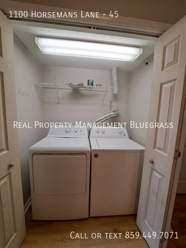 Building Photo - 1100 Horsemans Ln