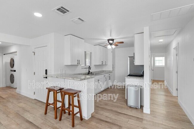 Building Photo - 784 Hill Top Dr