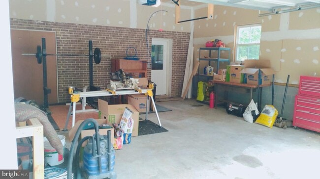 Building Photo - 43017 Fairgrounds Rd