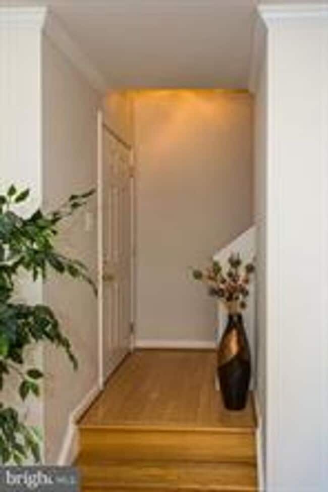 Building Photo - COMING SOON! June 1st - Beautiful Townhouse with 3rd Floor Master Suite!